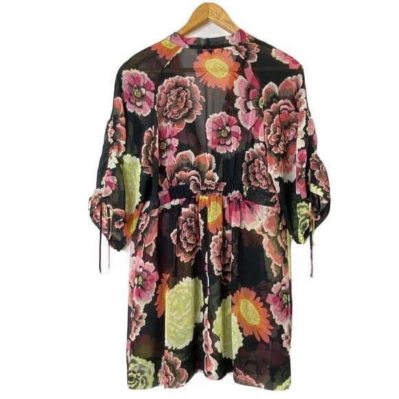 CAbi Women's Medium Tunic Top V Neck Short Sleeves Empire Waist Black Floral - Picture 2 of 4